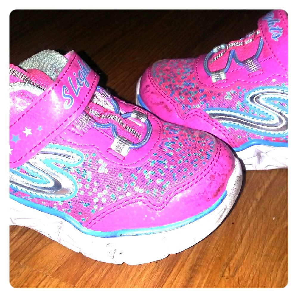 Girls sketchers light ups